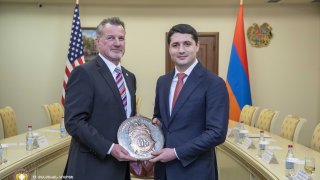 Следственный комитет РА и Управление по борьбе с наркотиками Министерства юстиции США подписали меморандум о сотрудничестве (фото)